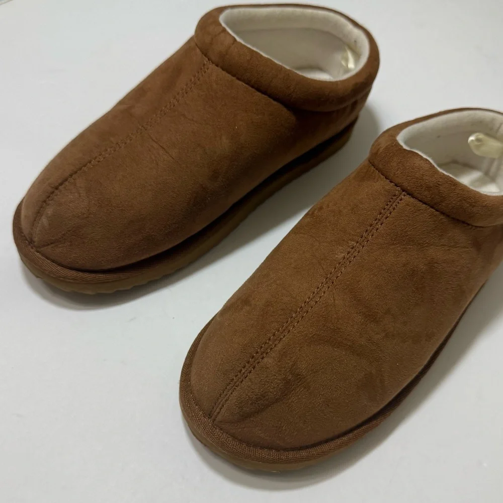 Old Navy Kids Size XXL (5Y-6Y) Cozy Brown Slip-On Clog Slippers